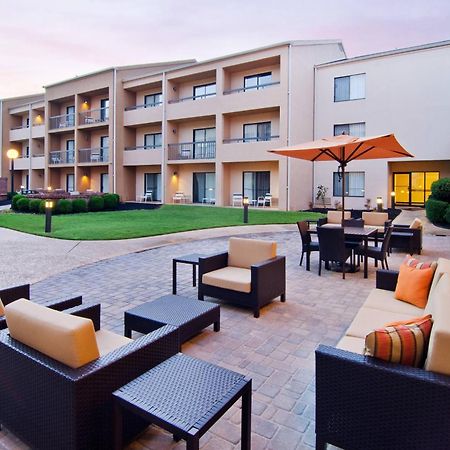 Courtyard By Marriott Huntsville University Drive מראה חיצוני תמונה