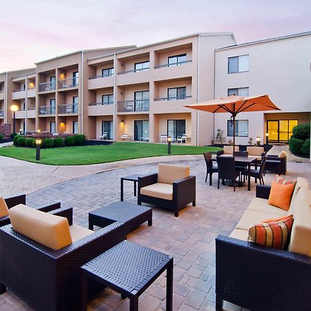 Courtyard By Marriott Huntsville University Drive מראה חיצוני תמונה