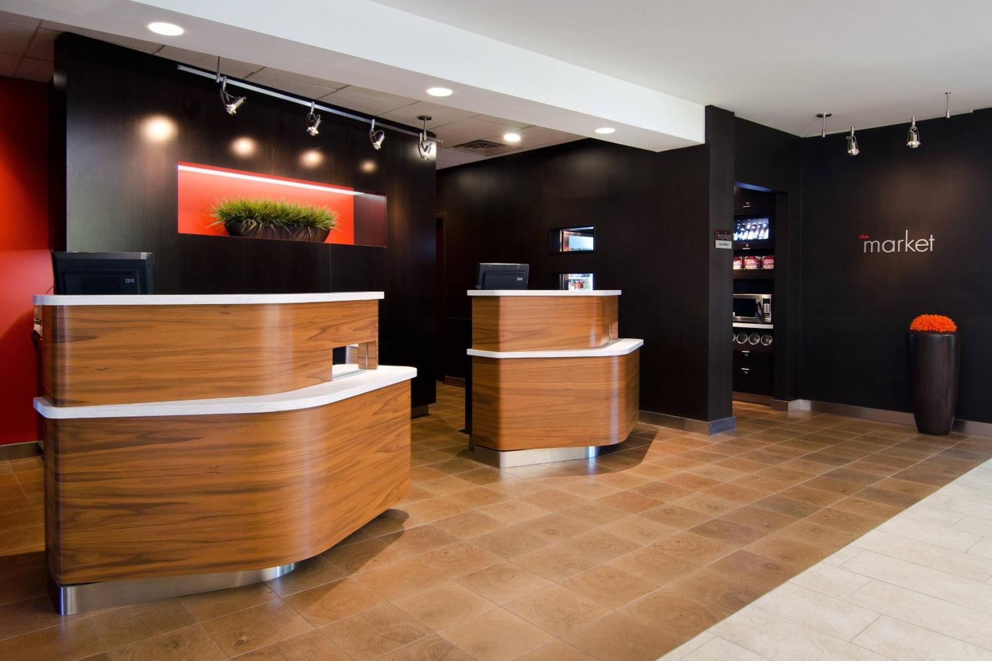 Courtyard By Marriott Huntsville University Drive מראה חיצוני תמונה