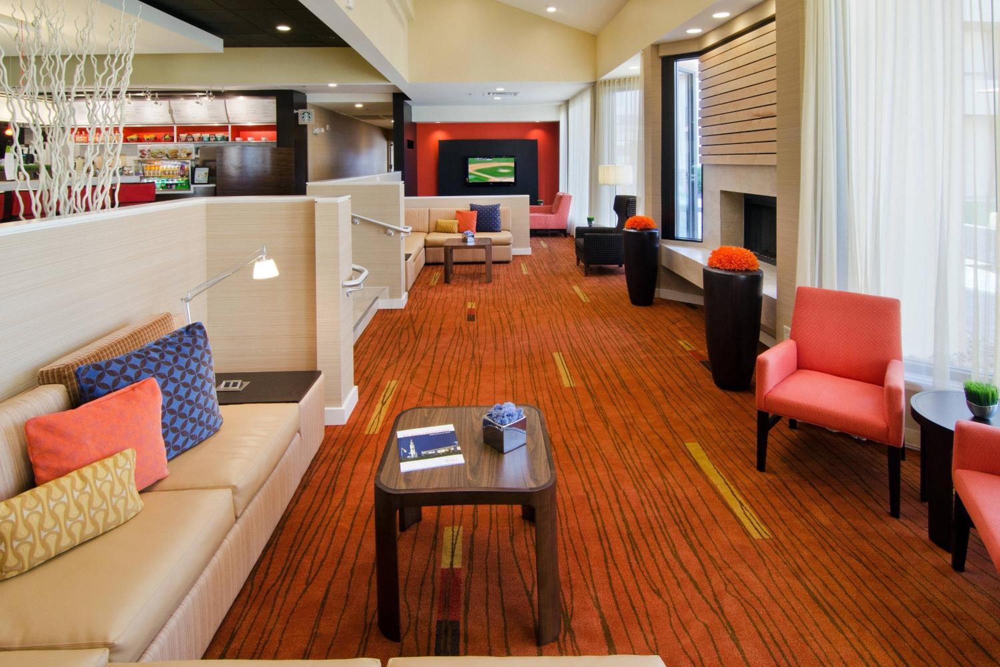 Courtyard By Marriott Huntsville University Drive מראה חיצוני תמונה